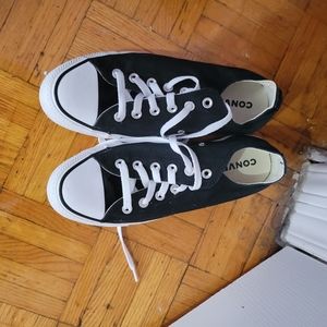 Size 8 woman's converse
